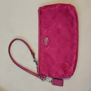 Coach Wristlet pink
